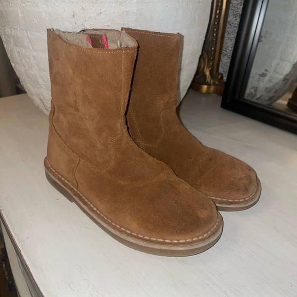 Mini Boden Shoes Mini Boden Girls Tan Suede Sherpa Lined Boots Size
